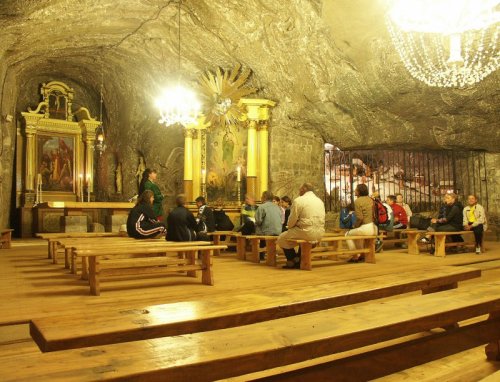 Bochnia salt mine chapel